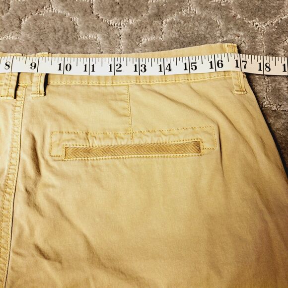 Sonoma Khaki Shorts Womens SIZE 12 Mid Rise Slash Pockets Flat Front casual golf - Picture 3 of 7